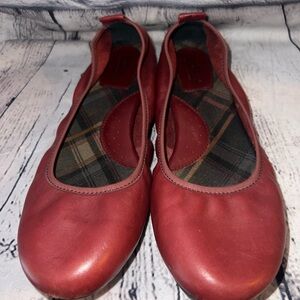 Born Women’s Red Leather Ballet Flats with Plaid Liner Size 9